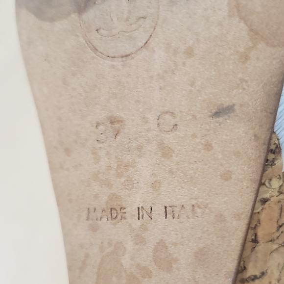 1️⃣8️⃣0️⃣Chanel heel sandals authentic - Picture 8 of 10